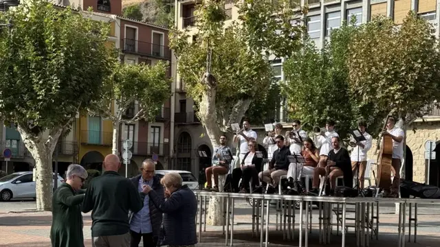 Balaguer acoge en el Mercadal la tradicional Ballada del Miracle