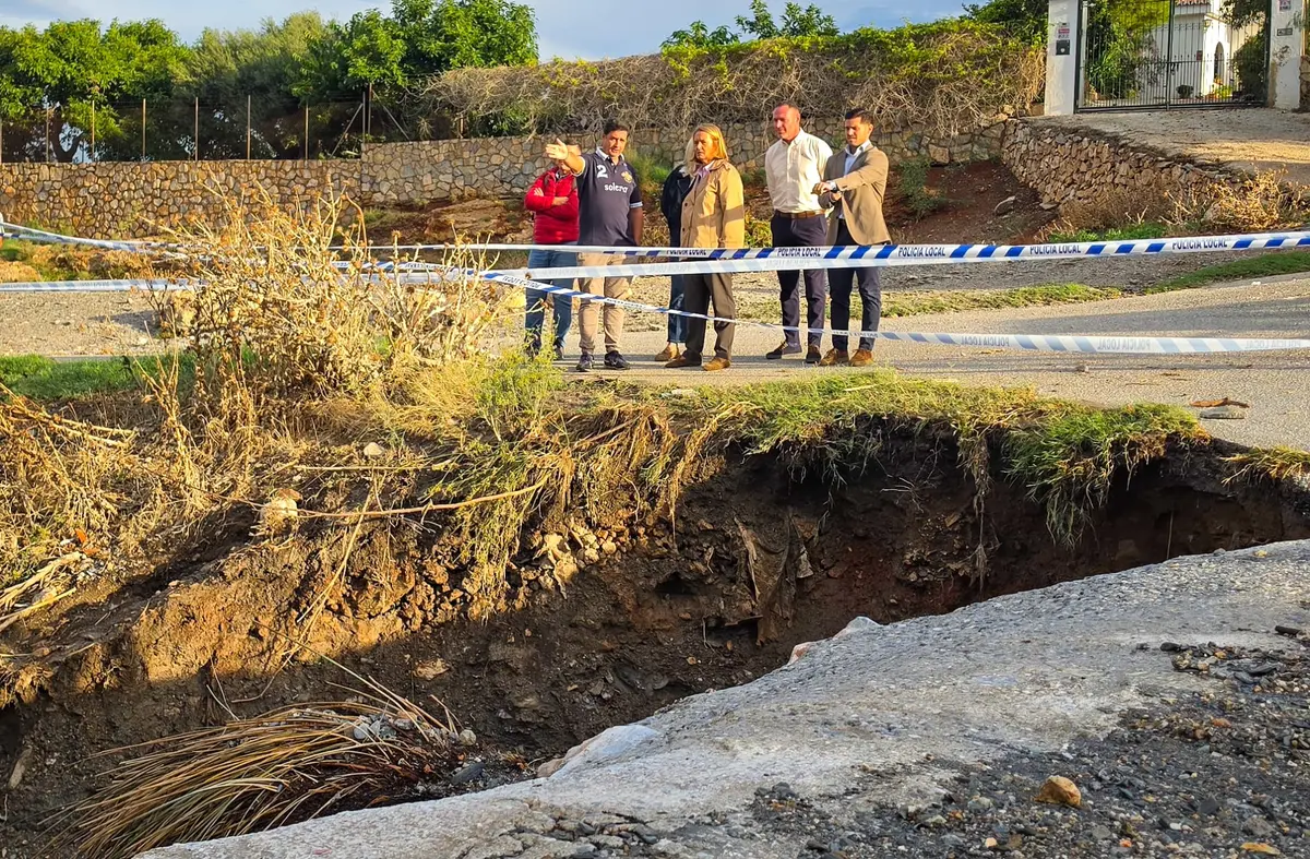 Motril interviene en el Llano de la Garnatilla tras los daños de la DANA Adam