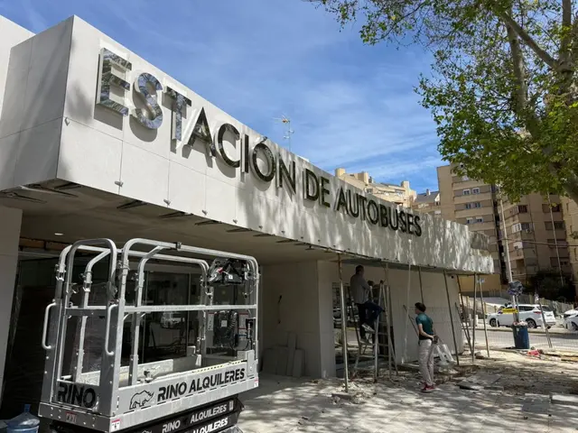 La estación de autobuses de La Línea completa su rehabilitación