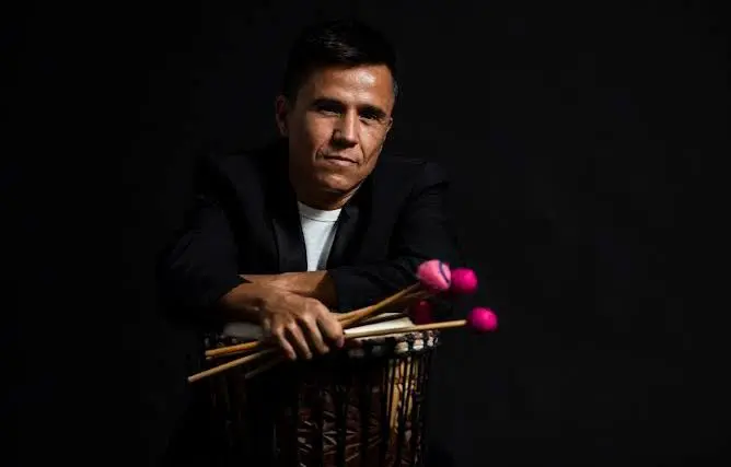 El músico de Alfara Rafa Navarro participa como invitado en Music China