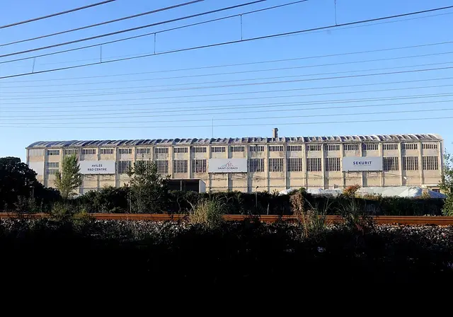 Saint-Gobain propone un ajuste temporal que alcanzaría al 23% de la plantilla en Avilés