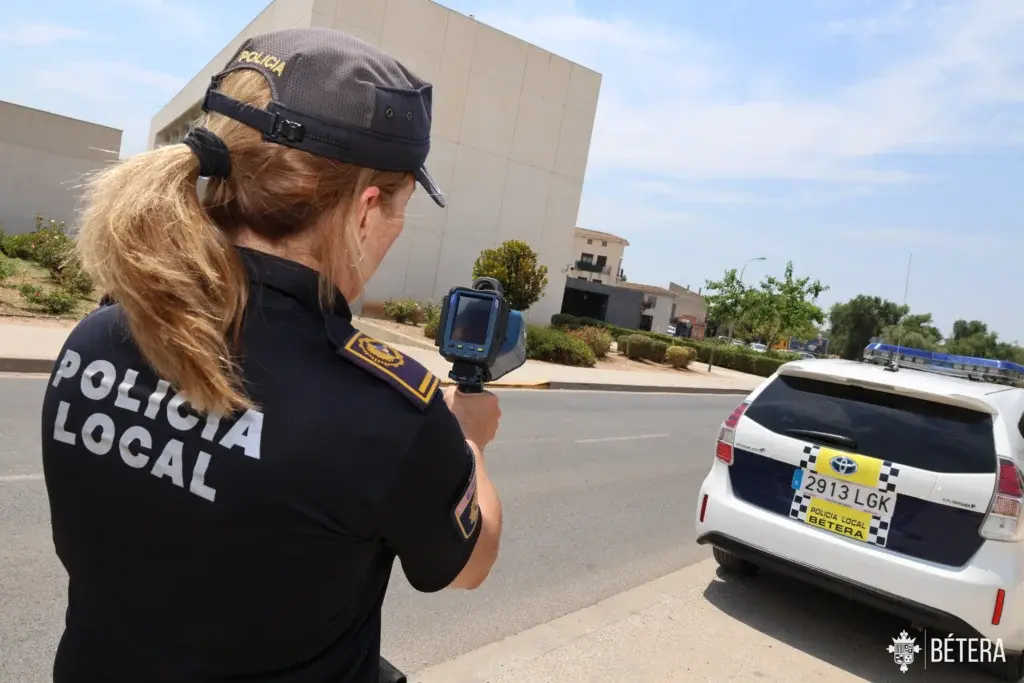 Bétera activa controles de tráfico para prevenir riesgos y vigilar el uso de patinetes