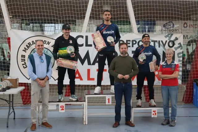 Cerca de 400 atletas completan los 21 kilómetros de la Media Maratón de Alcázar