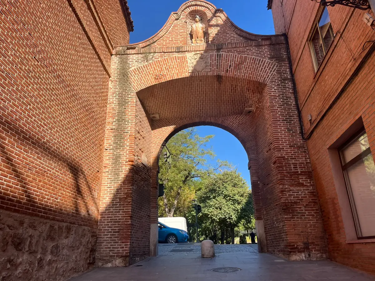 El arco de San Bernardo, pendiente de un proyecto de conservación en Alcalá