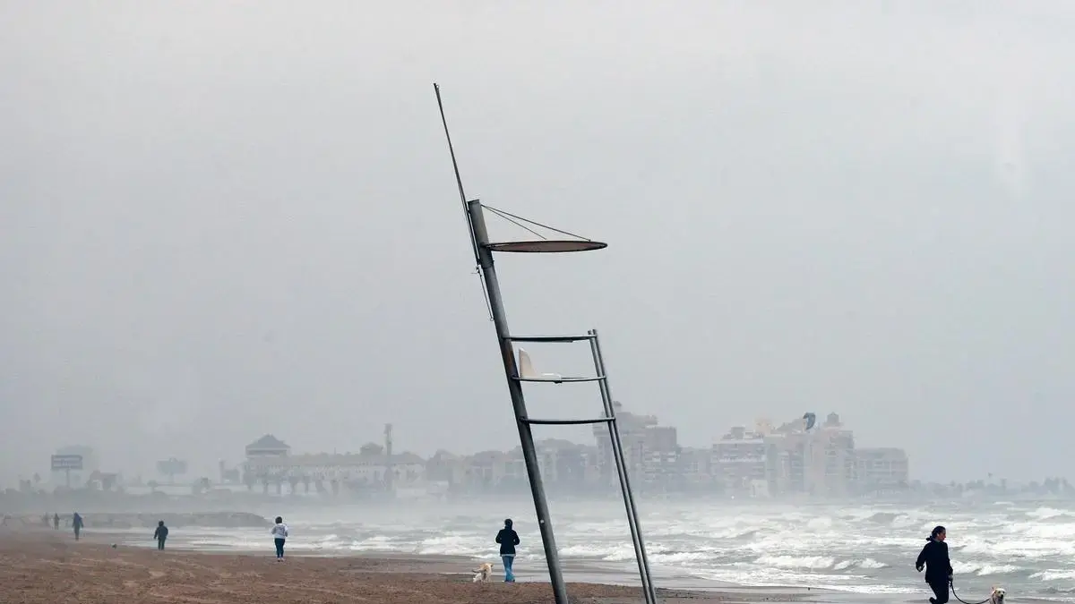 La costa alicantina podría registrar chubascos intensos este martes