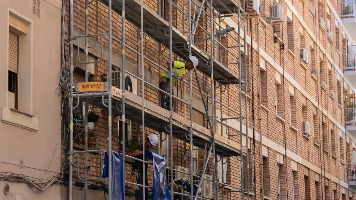 Barcelona fija plazos para pedir ayudas a reformas y ascensores