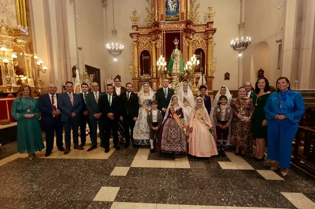 La ofrenda a la patrona mantiene el tono religioso del Día de la Esperanza en Onda