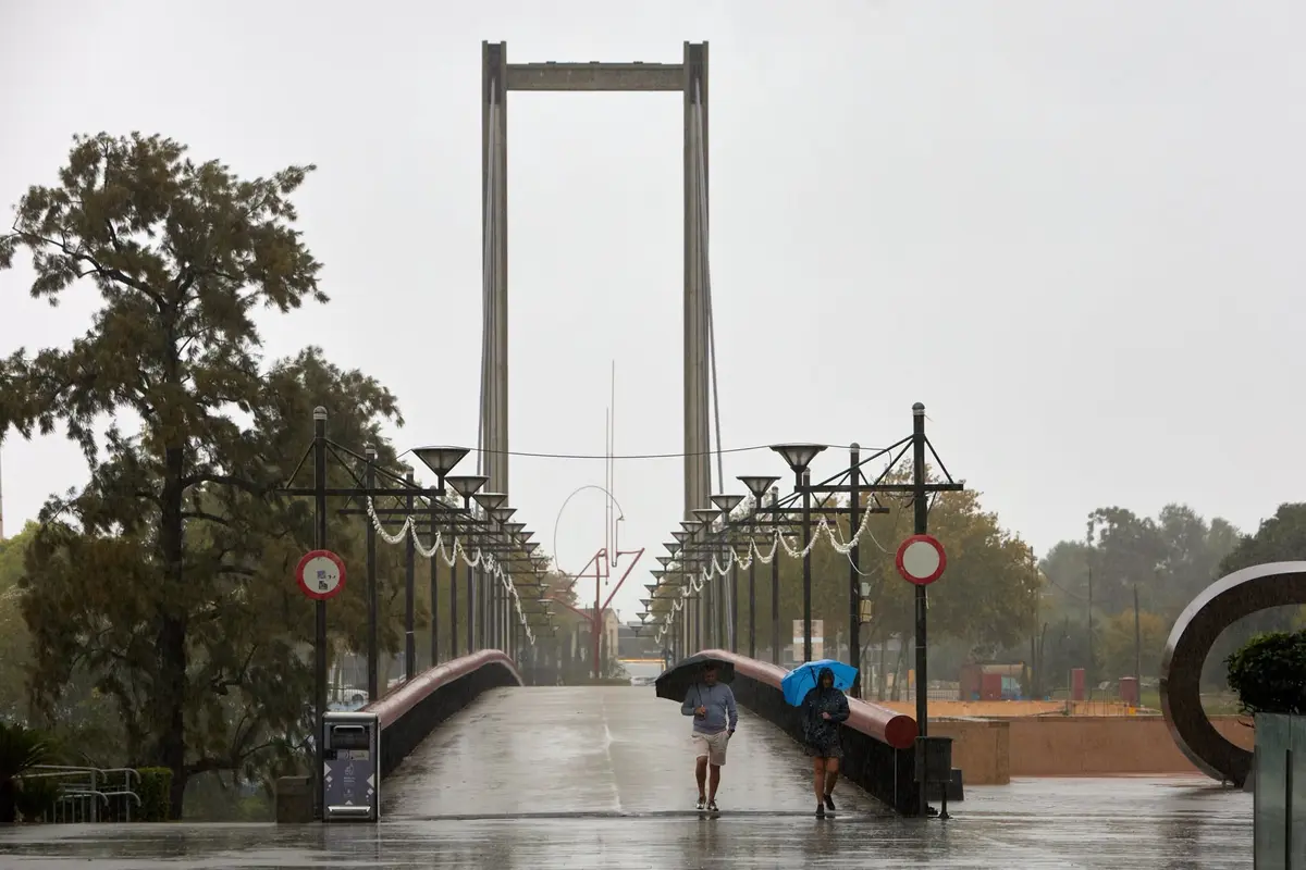Gandia reanuda gradualmente su actividad tras las lluvias de la DANA
