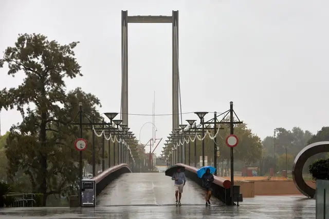 Gandia reanuda gradualmente su actividad tras las lluvias de la DANA