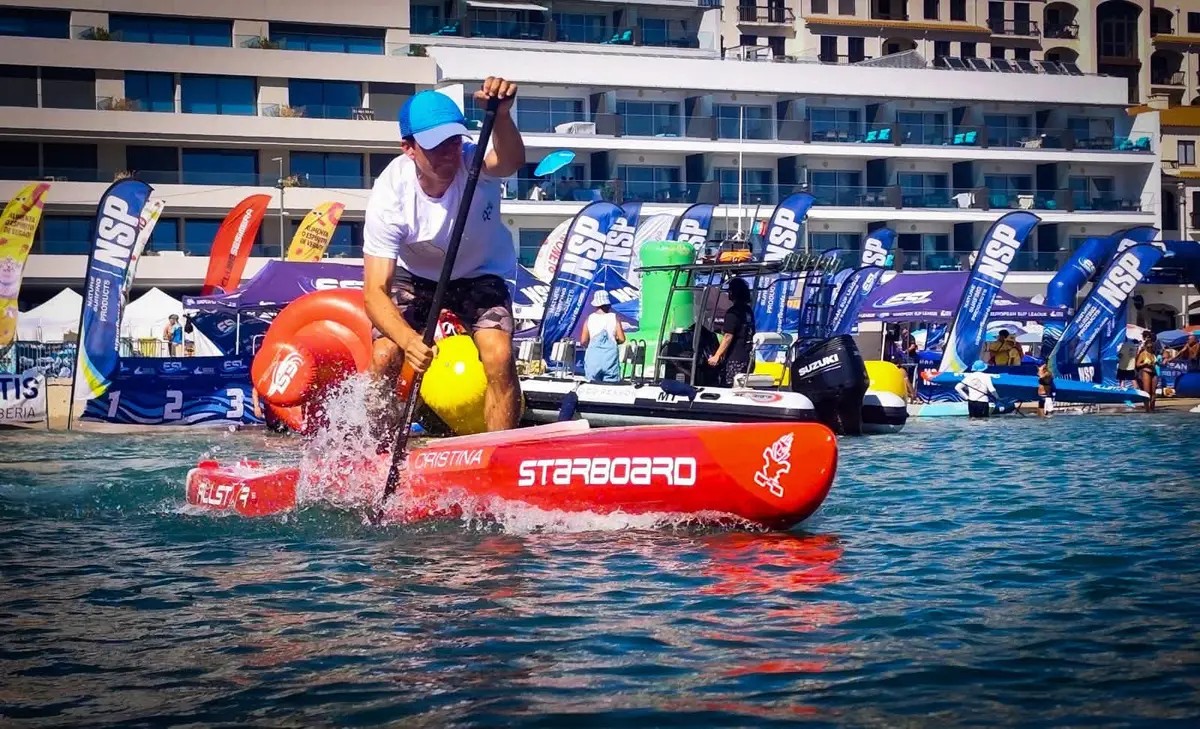 Augusto García Jr. conquista el mundial de larga distancia con tabla hinchable