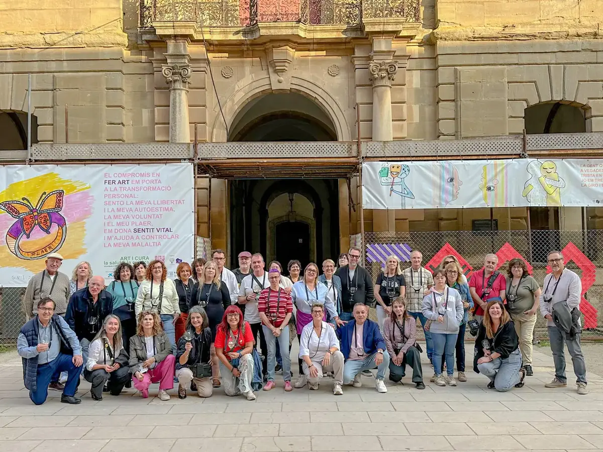 Cervera une patrimonio y vino en una visita guiada en la Universitat