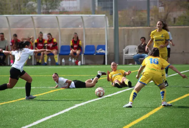 El FF La Solana vence al Conquense y mantiene el primer puesto