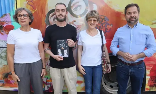 Ismael Muñoz estrena su faceta de autor infantil en el Bus Cultural