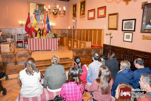 Comerciantes y Ayuntamiento inician contactos para la campaña navideña