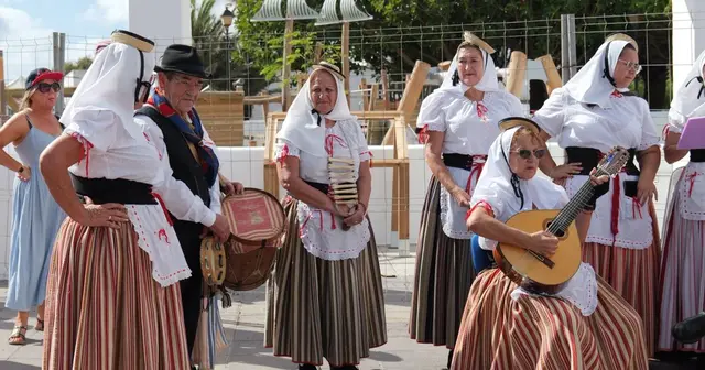Gran Aldea acerca los bailes y cantos de Lanzarote a La Villa