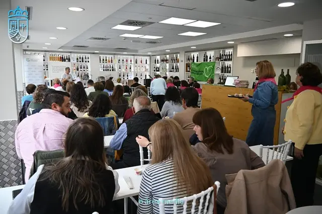 Una cata de helados congrega a asistentes en la Semana Rosa de Socuéllamos
