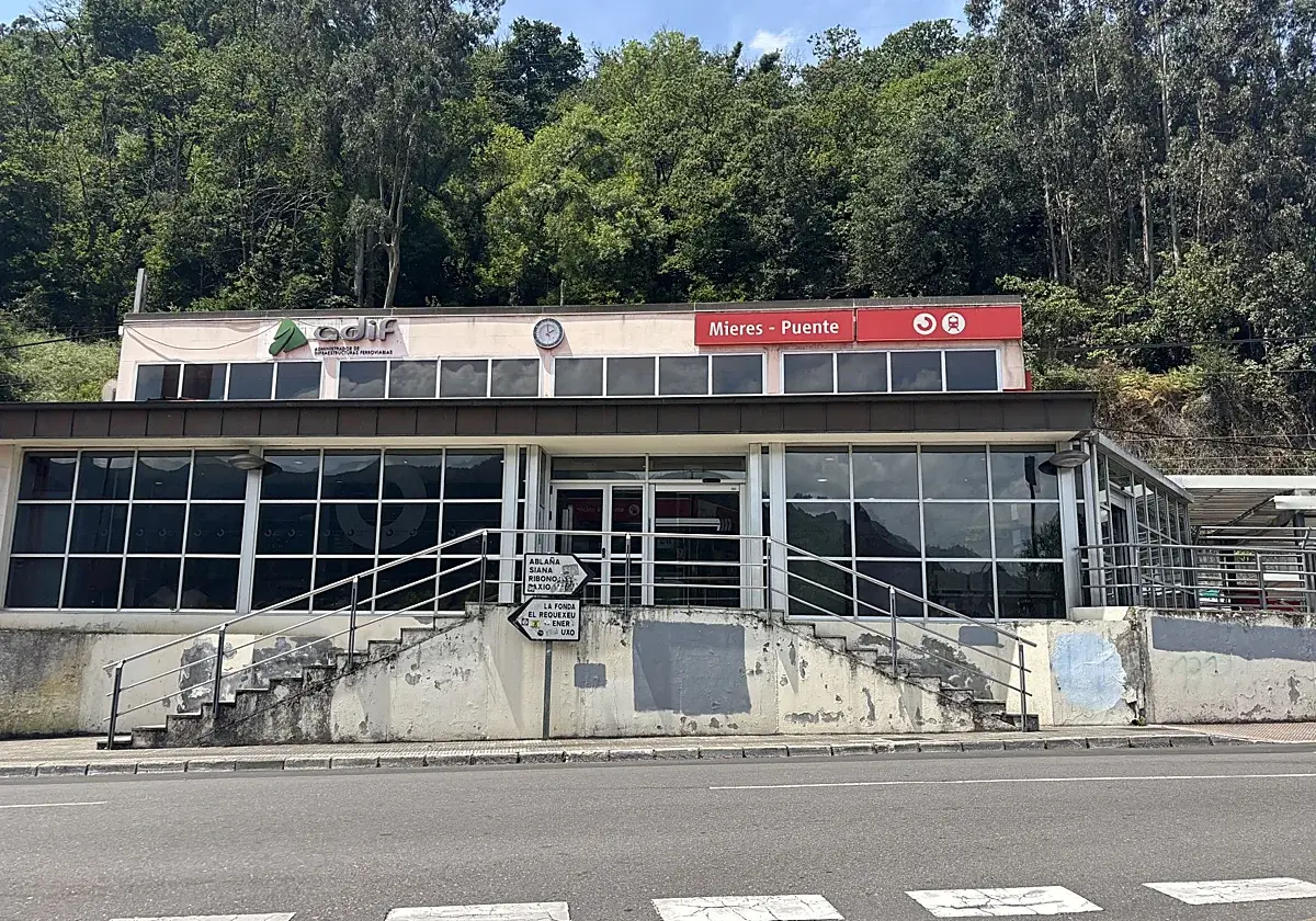 Mieres reclama a Adif y Renfe que activen la reforma pendiente de su estación