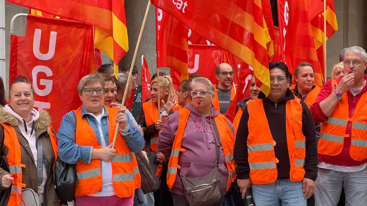 Protesta en Barcelona para reclamar mejoras en supermercados y autoservicios