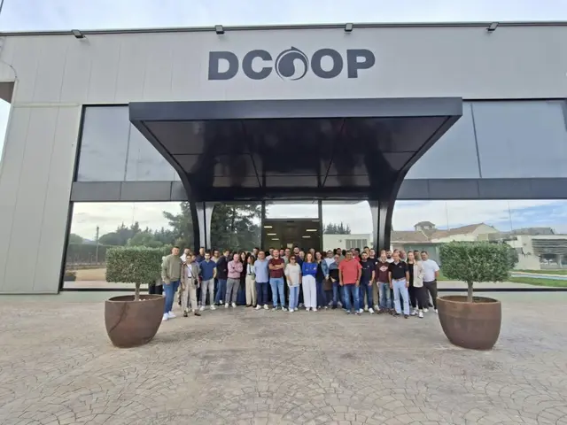 Dcoop reúne en Antequera a más de cien profesionales para formarse en cata de aceite