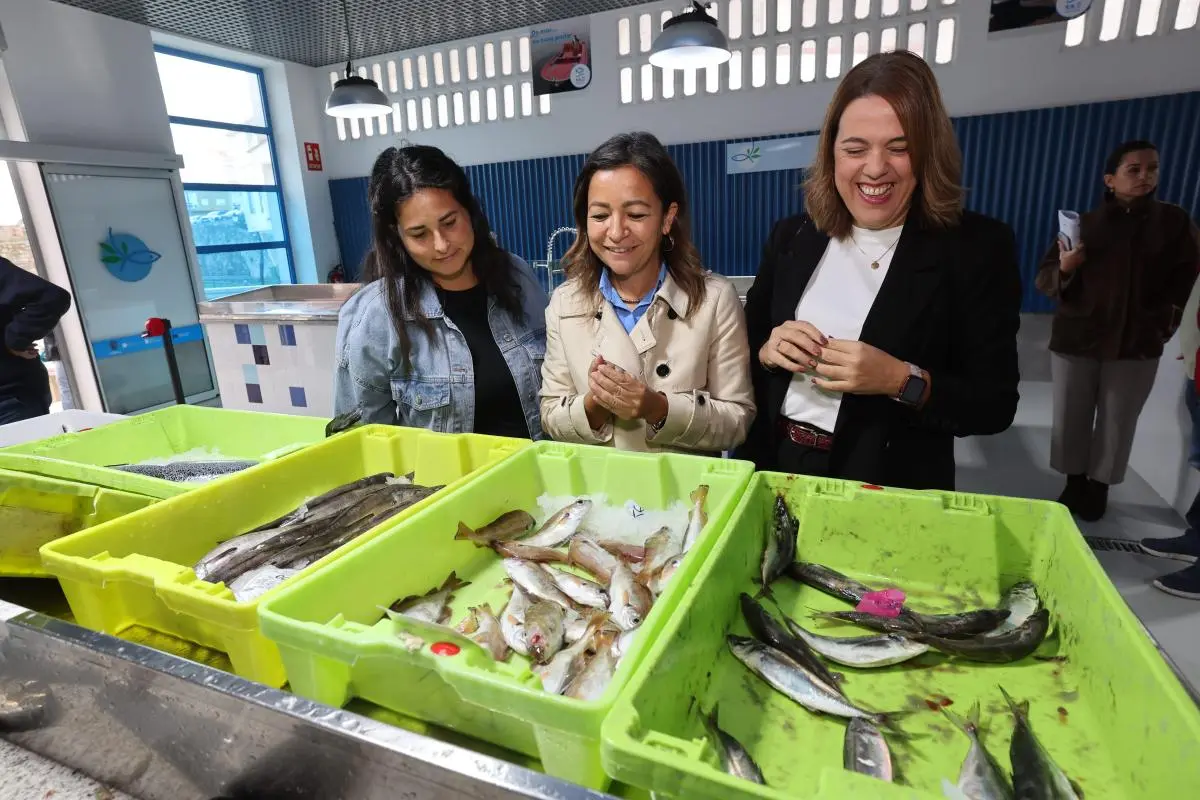 El mercado marinero de Fisterra, un espacio para la venta directa y los productos locales