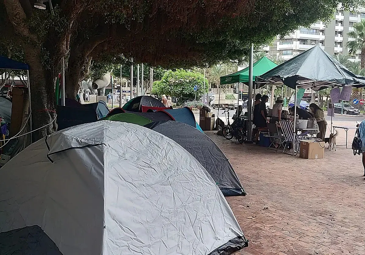 Dos colectivos de vivienda preparan en Níjar la huelga general del 11 de noviembre
