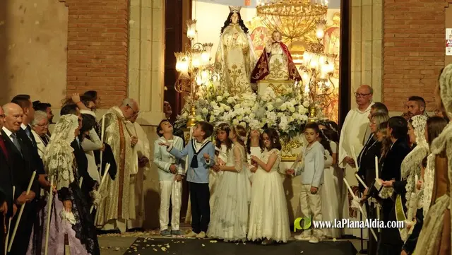 La procesión de la Virgen del Niño Perdido reúne a vecinos de Les Alqueries
