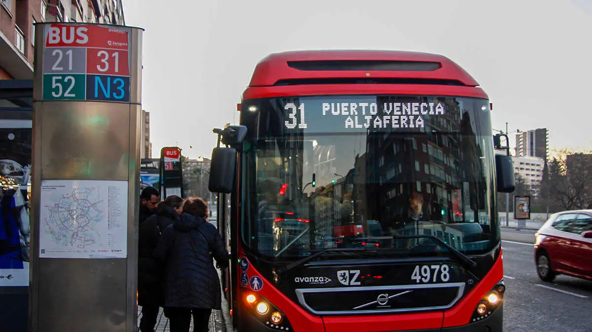 Zaragoza en Común pide evaluar el servicio de autobús tras las quejas en los Pilares