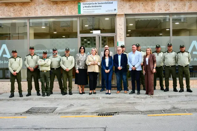 Fina Martínez visita en Baza las nuevas instalaciones de la Unidad Biogeográfica 1