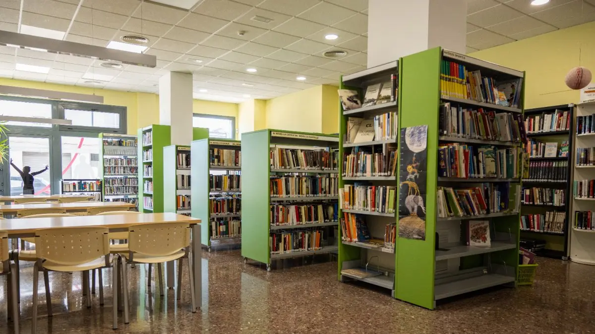 La biblioteca de L’Ampolla incorporará puertas automáticas