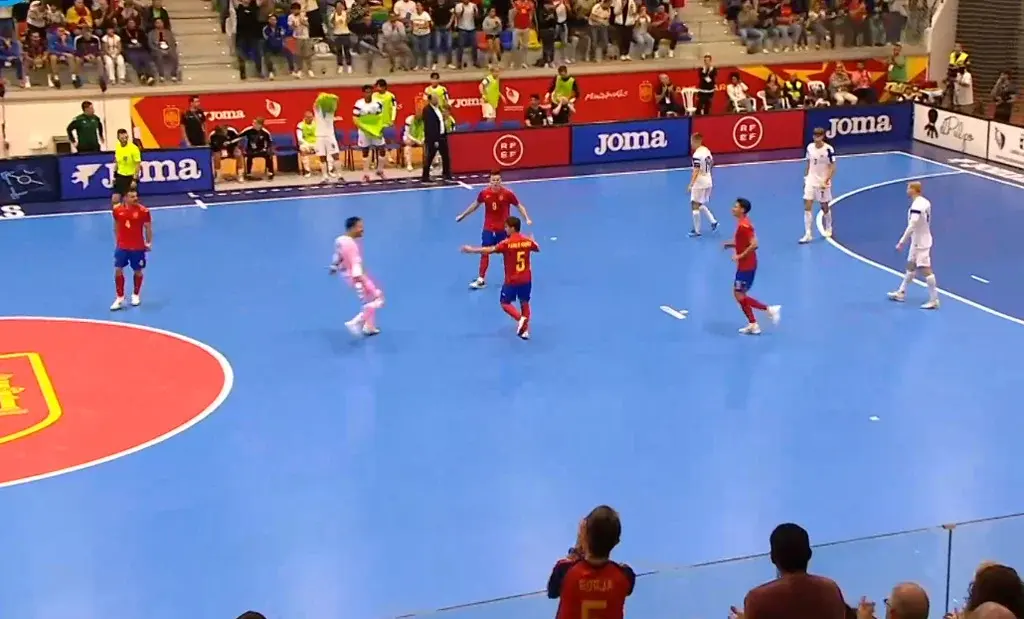 España arranca en Manzanares la ruta al Mundial de fútbol sala con un triunfo