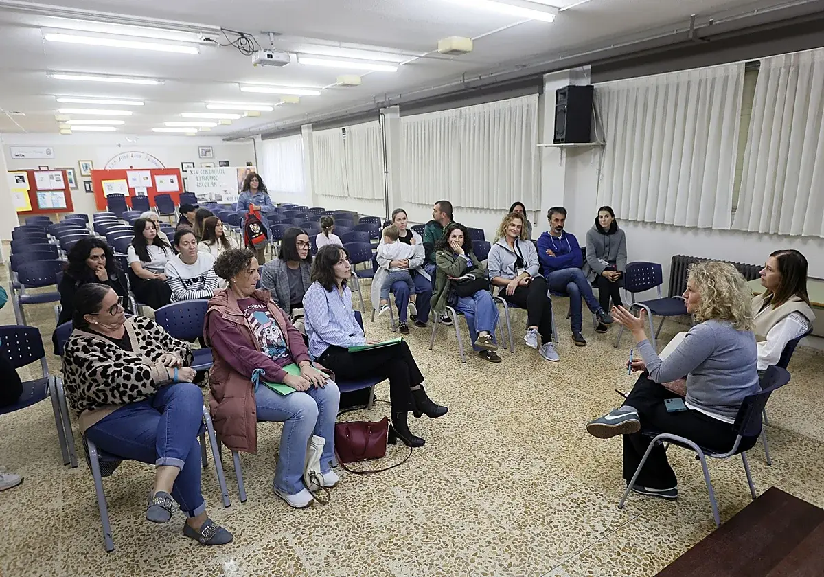 Las familias del José Luis Hidalgo piden garantías para el servicio de Madrugadores