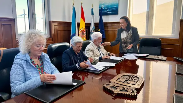 Marín firma acuerdos por 45.000 euros con siete entidades del municipio