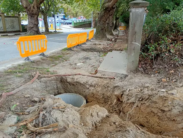 Comienzan las obras para ampliar las aceras de la avenida de Compostela