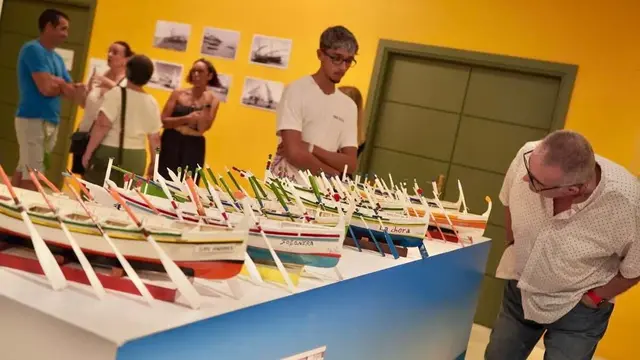 Treinta y dos barcos de pesca nacidos de cajas de fruta se muestran en Torremolinos