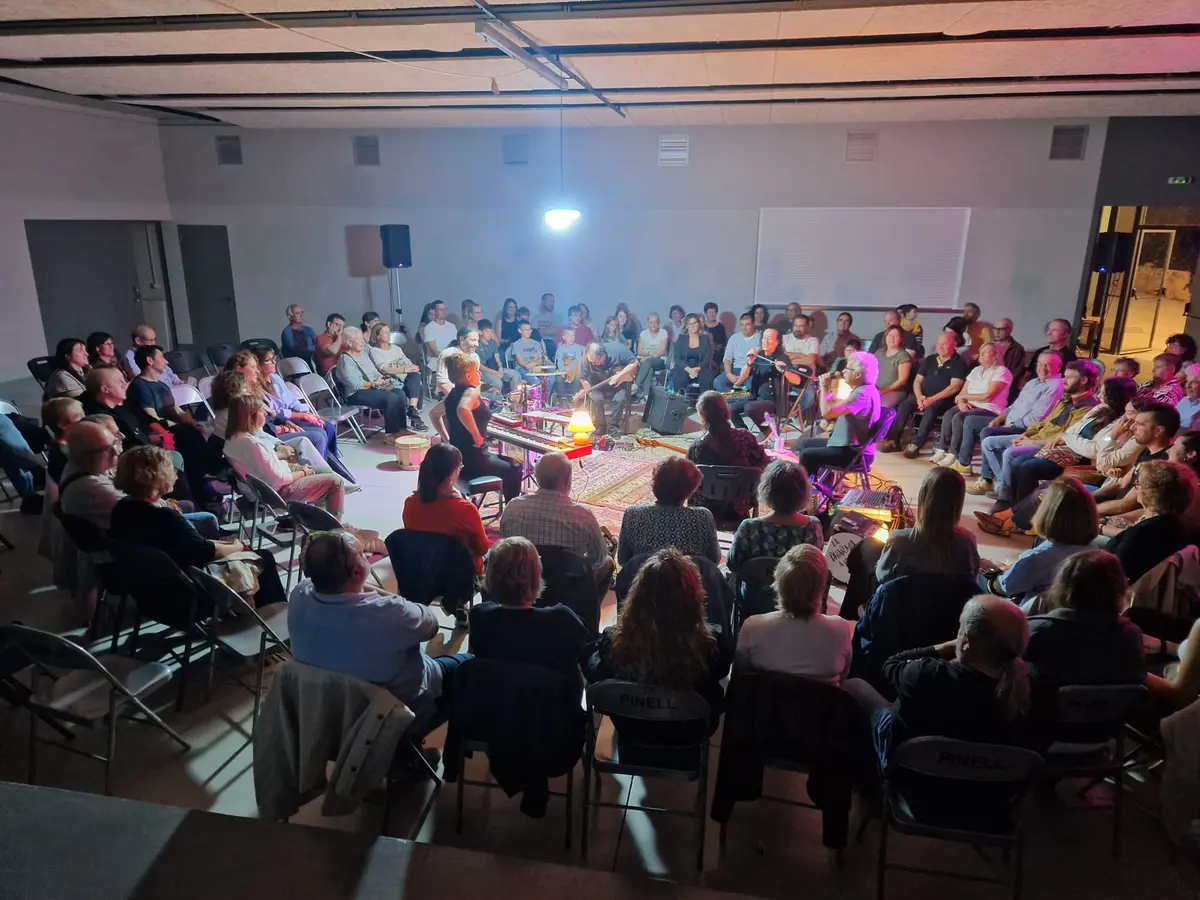La Dharma reúne a 125 personas en un concierto cercano en Sant Climenç
