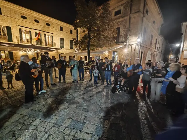 Serenatas y bunyols dan paso a la fiesta de les Verges en el Moll