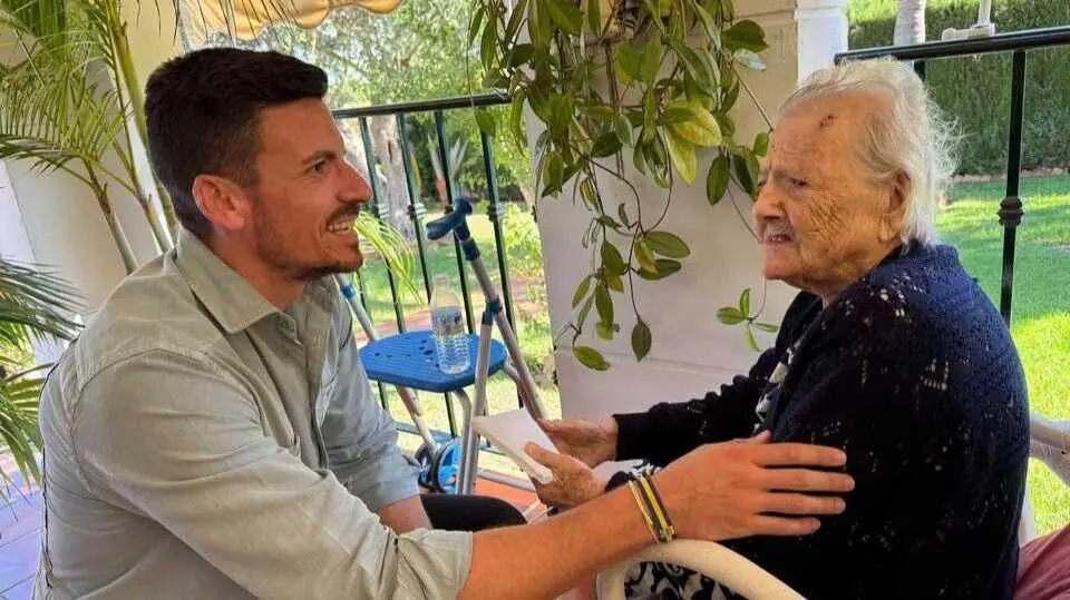 El Ayuntamiento felicita a Josefa Cárdenas por sus 108 años