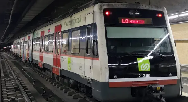 Un desprendimiento en el túnel de Gornal afecta al servicio de FGC