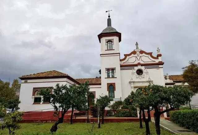 El plan de urgencias del Hospital Marítimo recupera impulso con una nueva oferta