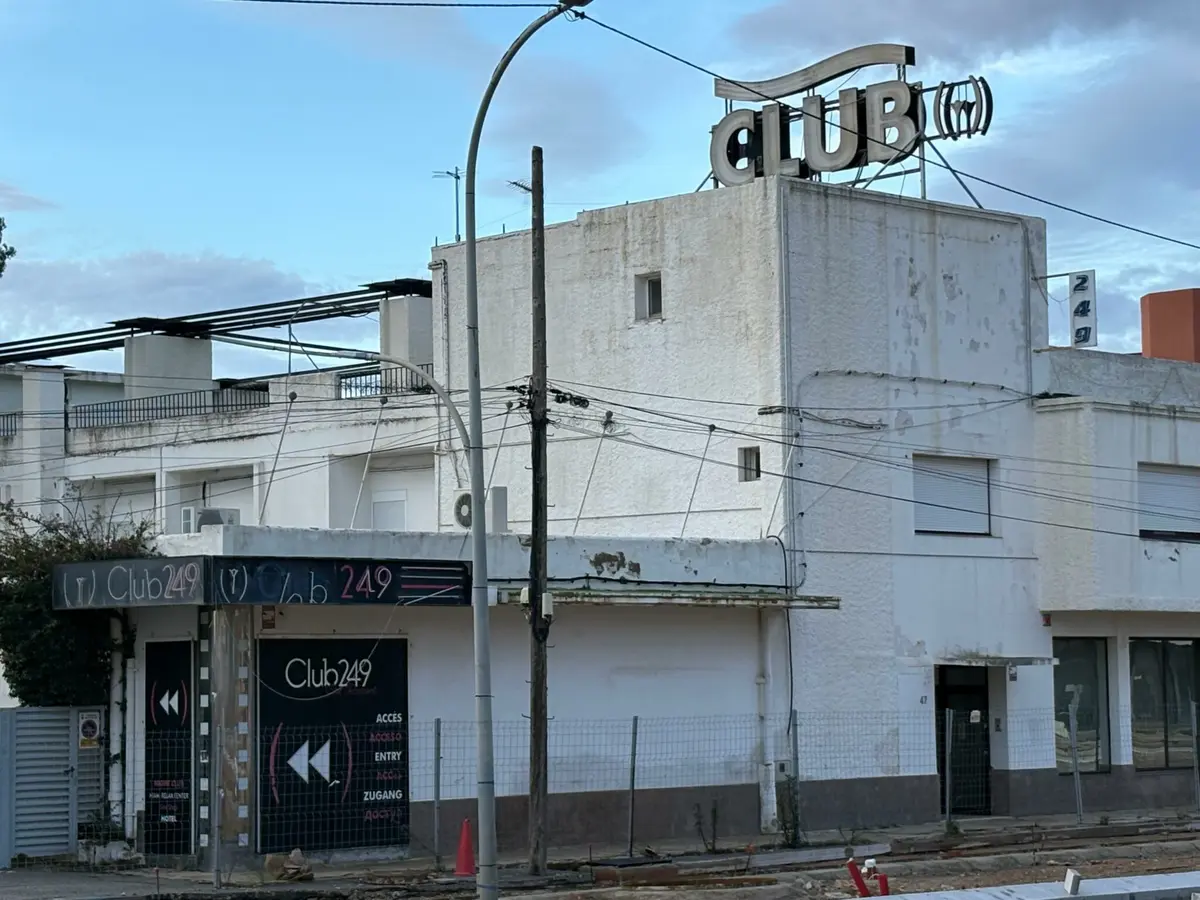 Revocada la licencia del club de alterne situado en el centro de Miami Platja