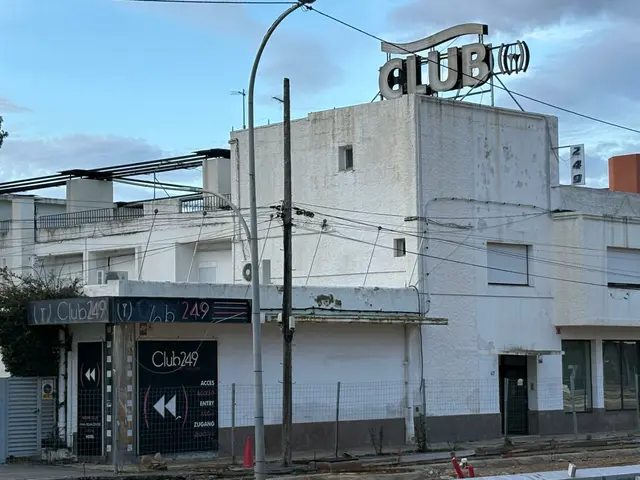 Revocada la licencia del club de alterne situado en el centro de Miami Platja