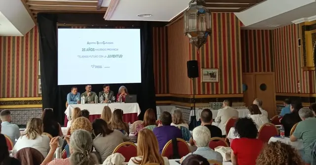 Dos días de intercambio sobre participación juvenil reúnen en Almuñécar a agentes de la provincia