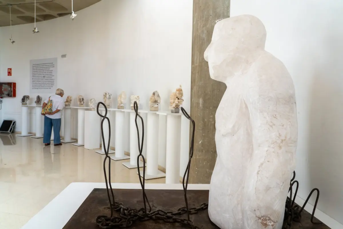 El Luzzy expone gratis las esculturas de «Volver al origen» hasta el 9 de enero