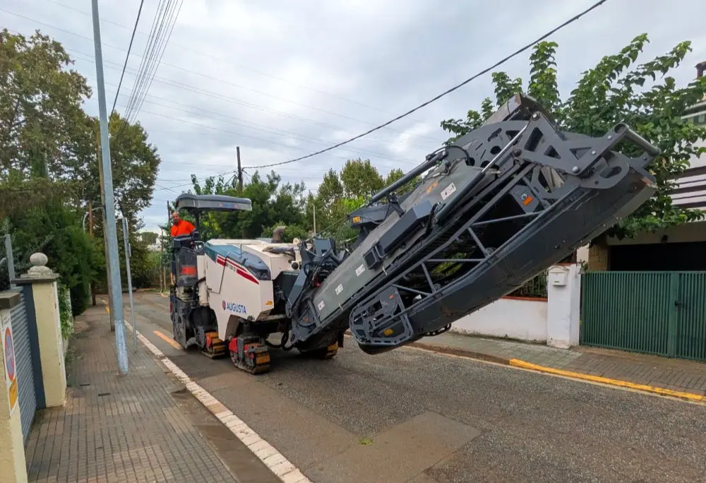 Cerdanyola renueva el pavimento de nueve vías de Montflorit