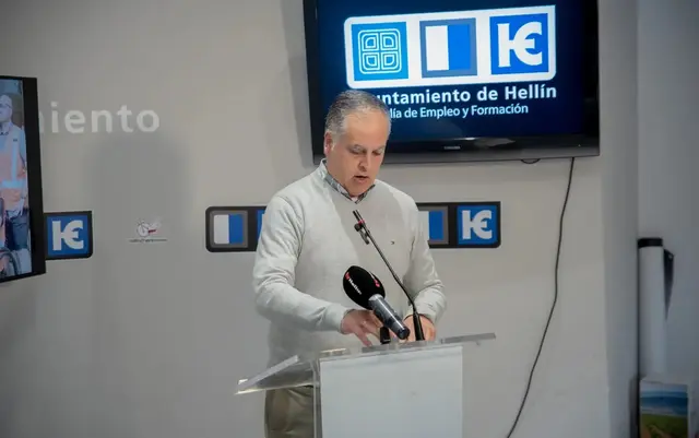 Hellín ofrece 106 contrataciones en el programa de empleo agrario
