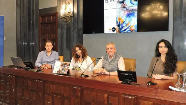 Doce artistas proponen nuevas miradas sobre la realidad en Alcalá del Río
