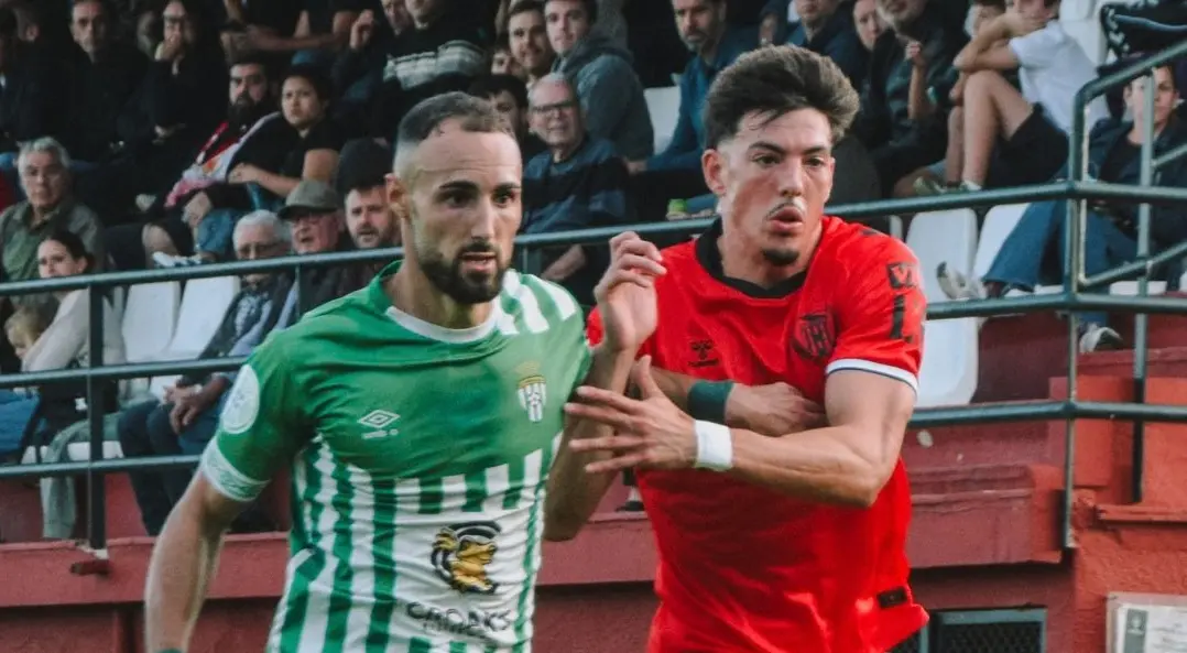 El CE L’Hospitalet vuelve a sumar un punto tras empatar con el Peralada