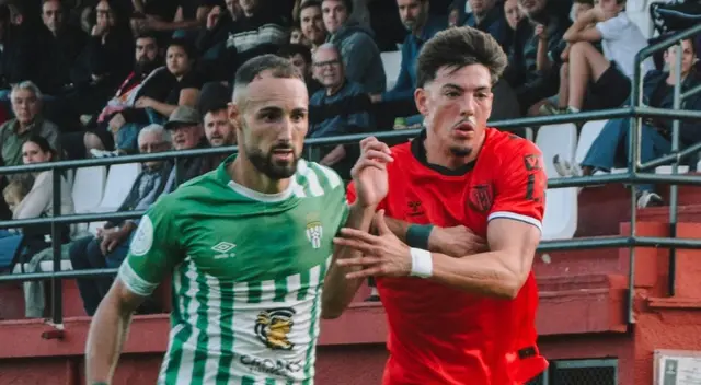 El CE L’Hospitalet vuelve a sumar un punto tras empatar con el Peralada