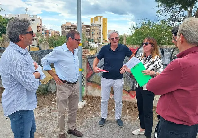 La Vila Joiosa instala 128 luminarias solares en sus caminos rurales