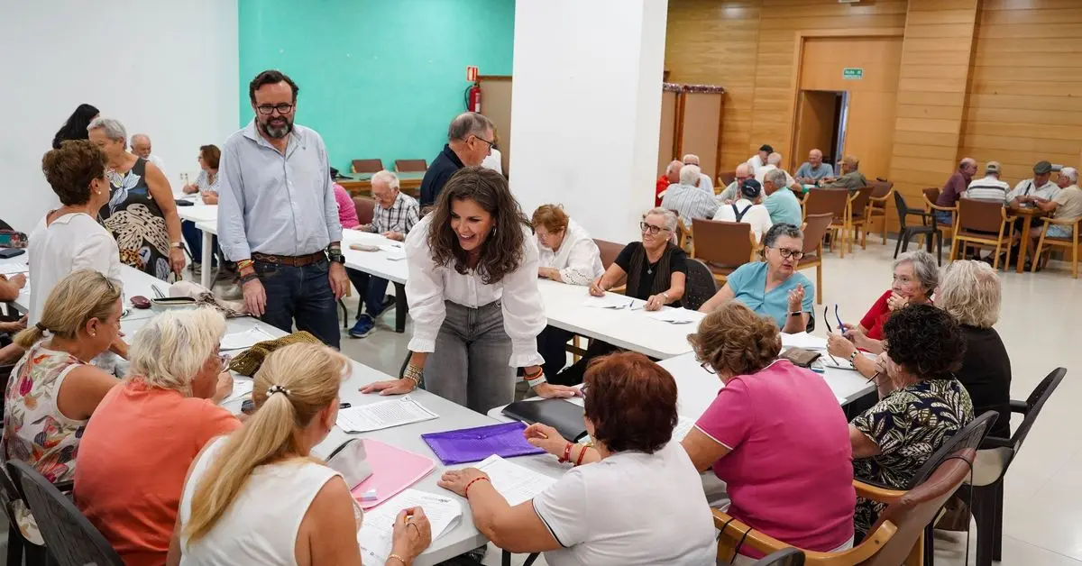 El Ejido ofrece talleres gratuitos de memoria y competencias digitales para mayores